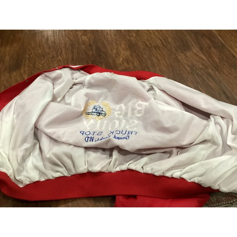 Vintage Hartwell Red Satin Bomber Jacket Size XLarge 46-48 Big Sioux